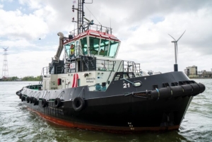Antwerp-Bruges launches world's first methanol-powered tugboat