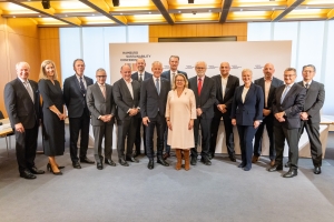 International port stakeholders sign declaration to decarbonise global shipping